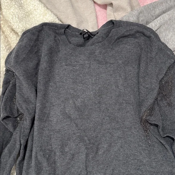 White House Black Market Women's Sweaters in Pink, Cream, and Gray - Picture 6 of 9